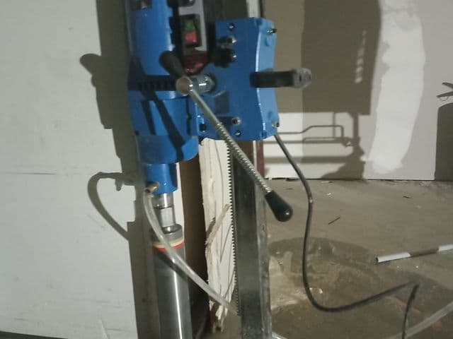 Vrtanje izvrtin za inštalacije